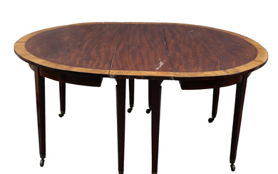 Victorian extendable dining table in mahogany, from the beginning of the 20th century.