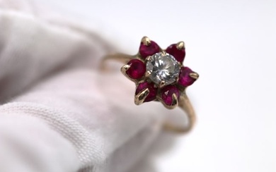 Vintage 10K Yellow Gold Flower Ring with Rubies and CZ center stone. Size 7.5.