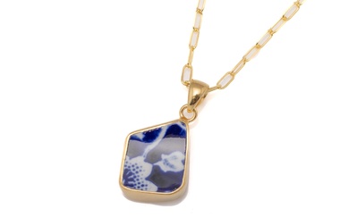 Vintage porcelain "Calico"Burleigh, Staffordshire, England used to make Pendant. Pendant and chain in 925 Sterling Silver Gold plated. Chain L:45cm Pendant L:2.5cm