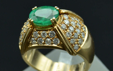 Yellow gold ring with 48 diamonds and 1 natural emerald 21st century. Gold, 18k, 48 diamonds - 1 ct, each approx. 0.02 ct, 1.70 to 1.75 mm, RW (G)-W (H), SI, G; emerald - 1.20 ct. Weight 8.10 g, inner diameter 16.87 mm. With a certificate
