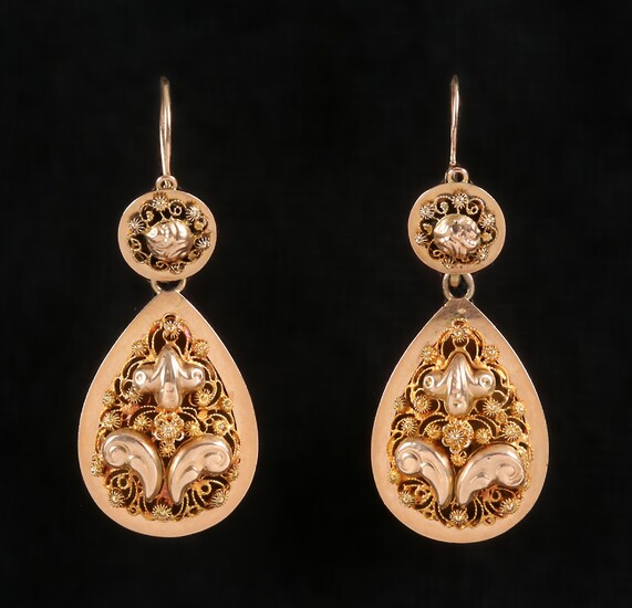 Zeeland, pair of antique gold earrings