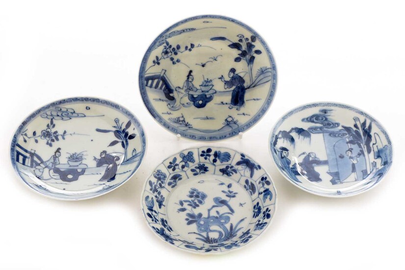 four Chinese export blue and white saucers