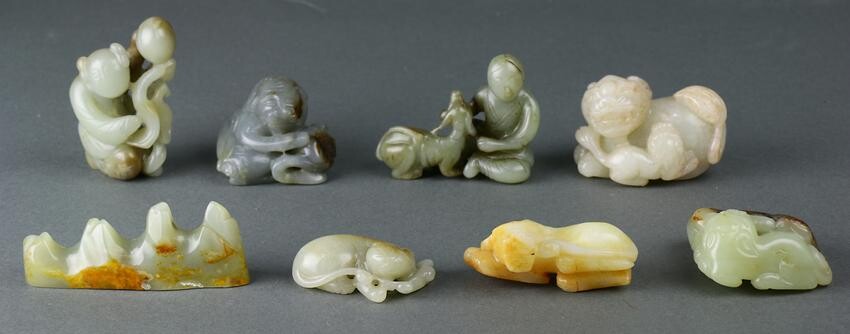 ( lot of 8) A group of Chinese jade and hardstone