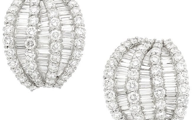 10041: Diamond, Platinum Earrings Stones: Full and bag