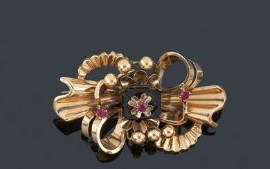 Retro brooch in 18K rose gold with central motif in