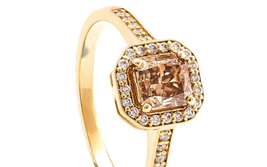 1.17 tcw VS1 Diamond Ring - 14 kt. Yellow gold - Ring - 1.01 ct Diamond - 0.16 ct Diamonds