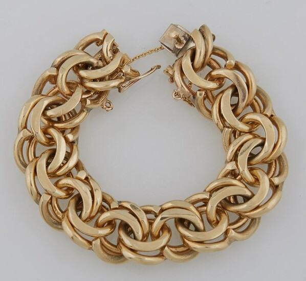 14K Yellow Gold Vintage Circular Link Bracelet, with a