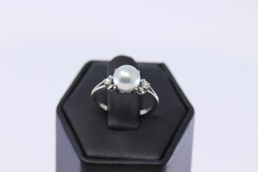 14KT White Gold Diamond /Pearl Ring