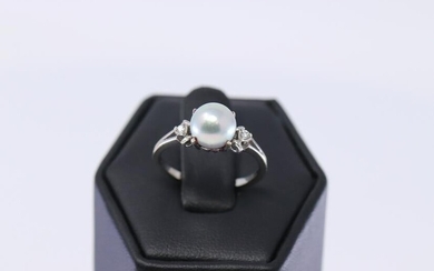 14KT White Gold Diamond /Pearl Ring