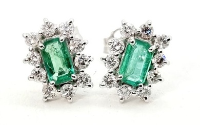 18 kt. White gold - Earrings - 0.57 ct Emerald - Diamonds