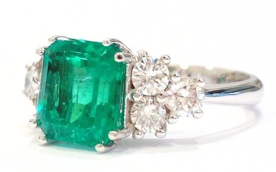 18 kt. White gold - Ring - 2.60 ct Emerald - Diamonds