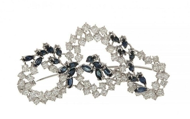 18 kt white gold pin brooch with intertwined diamonds, brilliant cut with a total weight of 6.50