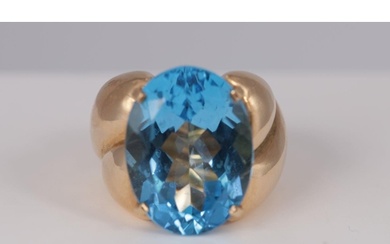 18K YELLOW GOLD & TOPAZ COCKTAIL RING