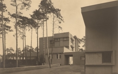 Franz Linkhorst Active circa 1900 until 1920s in Berlin Villa Goldstein, Berlin-Westend (1922–24). Architects: Arthur Korn and Siegfried Weitzmann.