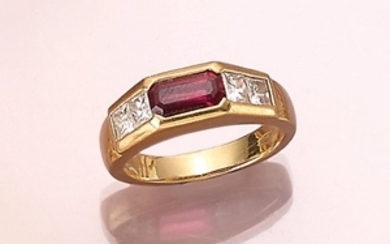18 kt gold ring with ruby and...