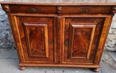 Sideboard, Walnut sideboard with marquetry - Oak, Walnut - 18th century