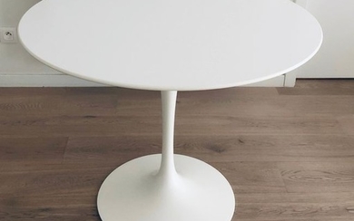Eero Saarinen - Knoll - Table (1)