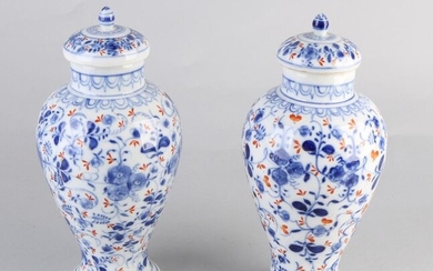 2x German lid vases