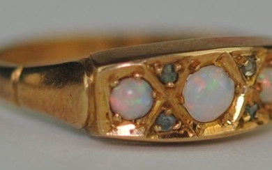 (Edwardian) Natural Fiery Opals & Diamond - 18 kt. Yellow gold - Ring