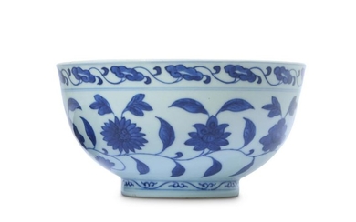 A CHINESE BLUE AND WHITE 'BLOSSOMS' BOWL.