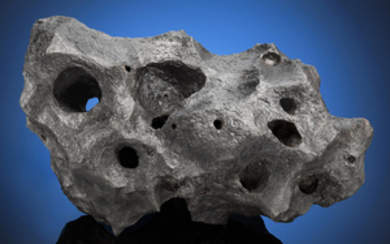MATCHLESS CANYON DIABLO METEORITE — NATURAL SCULPTURE FROM OUTER SPACE, Iron — Coarse octahedrite IAB-MG Meteor Crater, Coconino County, Arizona (35°3' N, 111°2' W)