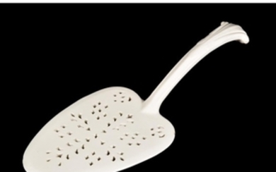 A Wedgwood ‘Queen’s Ware’ pierced fish slice