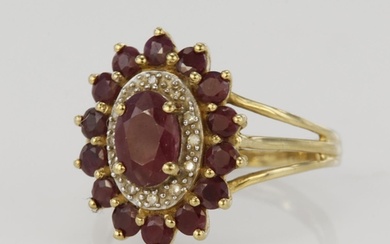 9ct yellow gold diamond and ruby cluster ring, principle ova...