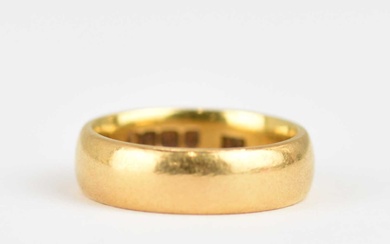 A 22ct gold wedding band, size H, approx. 5.7g.Condition Report...