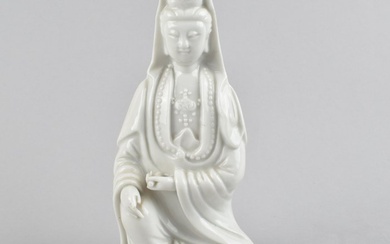 A Chinese blanc de Chine Guanyin - Porcelain - China - Kangxi (1662-1722)