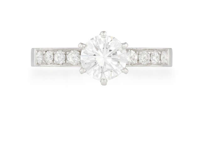 A DIAMOND SINGLE-STONE RING The brilliant-cut diamond weighing...