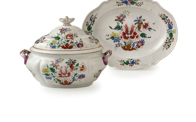 A DOCCIA PORCELAIN SOUP TUREEN, CIRCA 1780; SLIGHTLY WORN, A MINOR DEFECT, THE COVER EN SUITE BUT MATCHED (2)