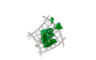 A Jadeite and Diamond Novelty Brooch/Pendant
