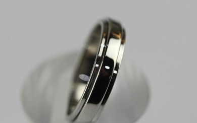 A Piaget 18ct white gold 'Possession' wedding band ring