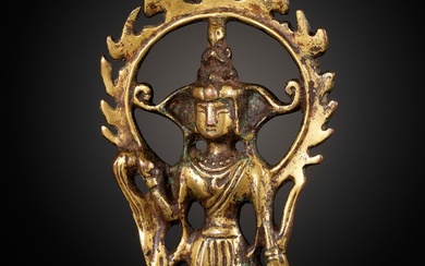 A RARE GILT BRONZE FIGURE OF WILLOW GUANYIN, TANG DYNASTY