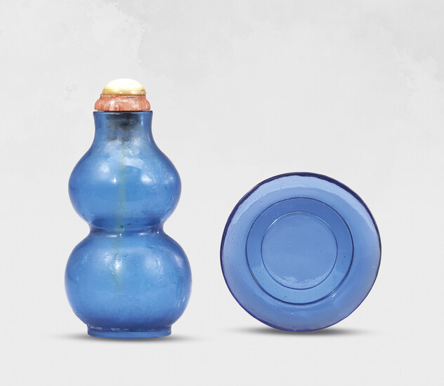 A SAPPHIRE-BLUE GLASS DOUBLE-GOURD FORM SNUFF BOTTLE, IMPERIAL GLASSWORKS, BEIJING, QING DYNASTY, 1720-1800