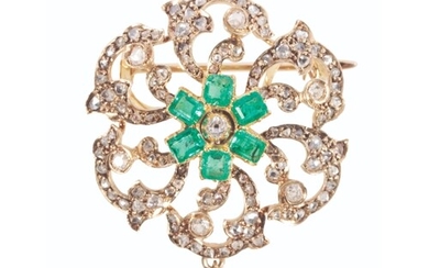 A VICTORIAN EMERALD AND DIAMOND BROOCH / PENDANT set with sq...