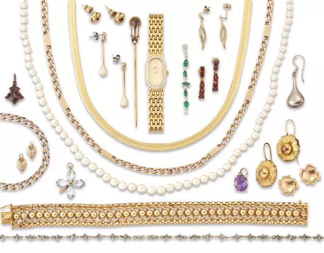 A group of jewellery, including: an emerald and diamond pendant...