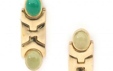 A pair of 18 karat gold beryl and agate earrings. Featuring cabochon cut yellow beryl and green agate set on geometrical links. Gross weight: 10.8 g.