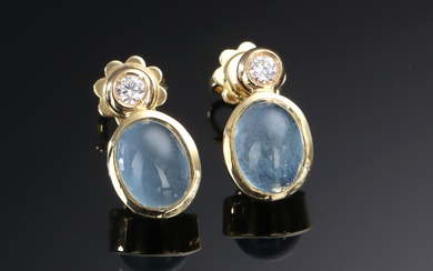 A pair of 18 kt aquamarine and brilliant cut earrings. gold (2)