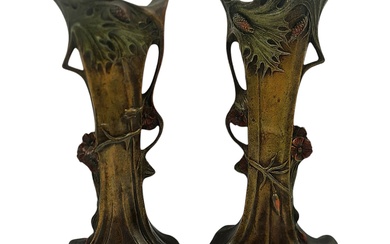 A pair of Art Nouveau large vases made of...