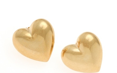 A pair of heart shaped 14k gold ear studs. L. 16 mm. Total weight app. 5 g. (2)