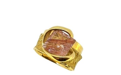 A rutilated quartz ring, square faceted rutilated quartz, approximate diameter 10mm, mounted to an