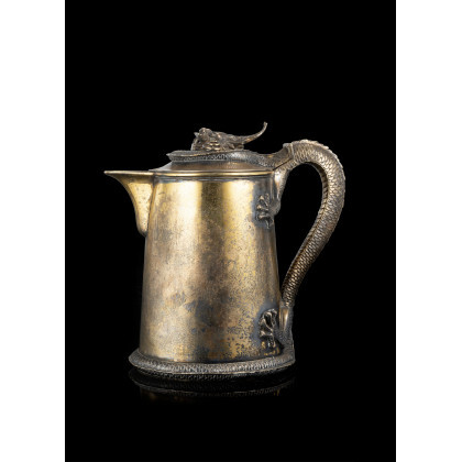 A vermeil tankard. London, 1875. Robert Hennell IV silversmith (h. cm 22) (g 1000) A similar example is exhibited...