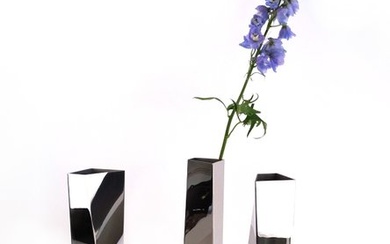 Alessi - Zaha Hadid - Vase (3) - Crevasse - 18/10 Stainless steel mirror polished