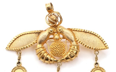 An 18k gold brooch / pendant. L. 5.8 cm. Weight app. 14 g.