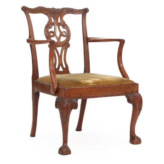 An early George III mahogany armchair with claw-and-ball-feet. Loose seat. England, ca. 1760.