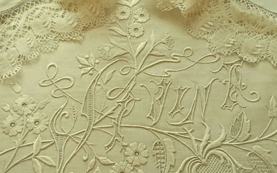 Antique pure linen bedding set with lace and large hand embroidery. (2) - Linen - Early 19th century