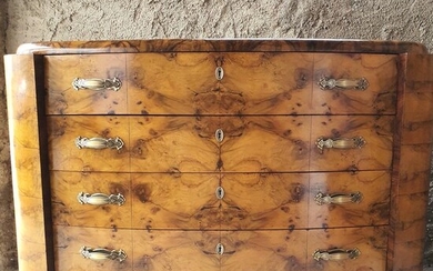 Art Decò chest of drawers in walnut feather
