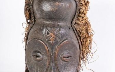 Arte africana Pwo mask, ChokweAngola.
