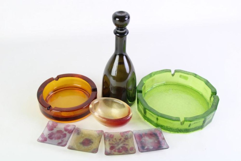 Aventurine Glass Dish with Other Glass incl. a Green Glass Decanter (height 24.5cm)